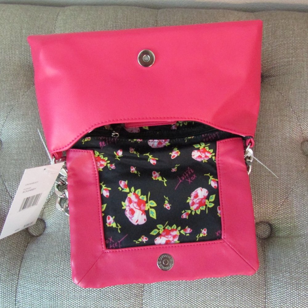 Betsey Johnson Fuchia XOGABBY Puff Heart Crossbody💖 - Picture 12 of 12